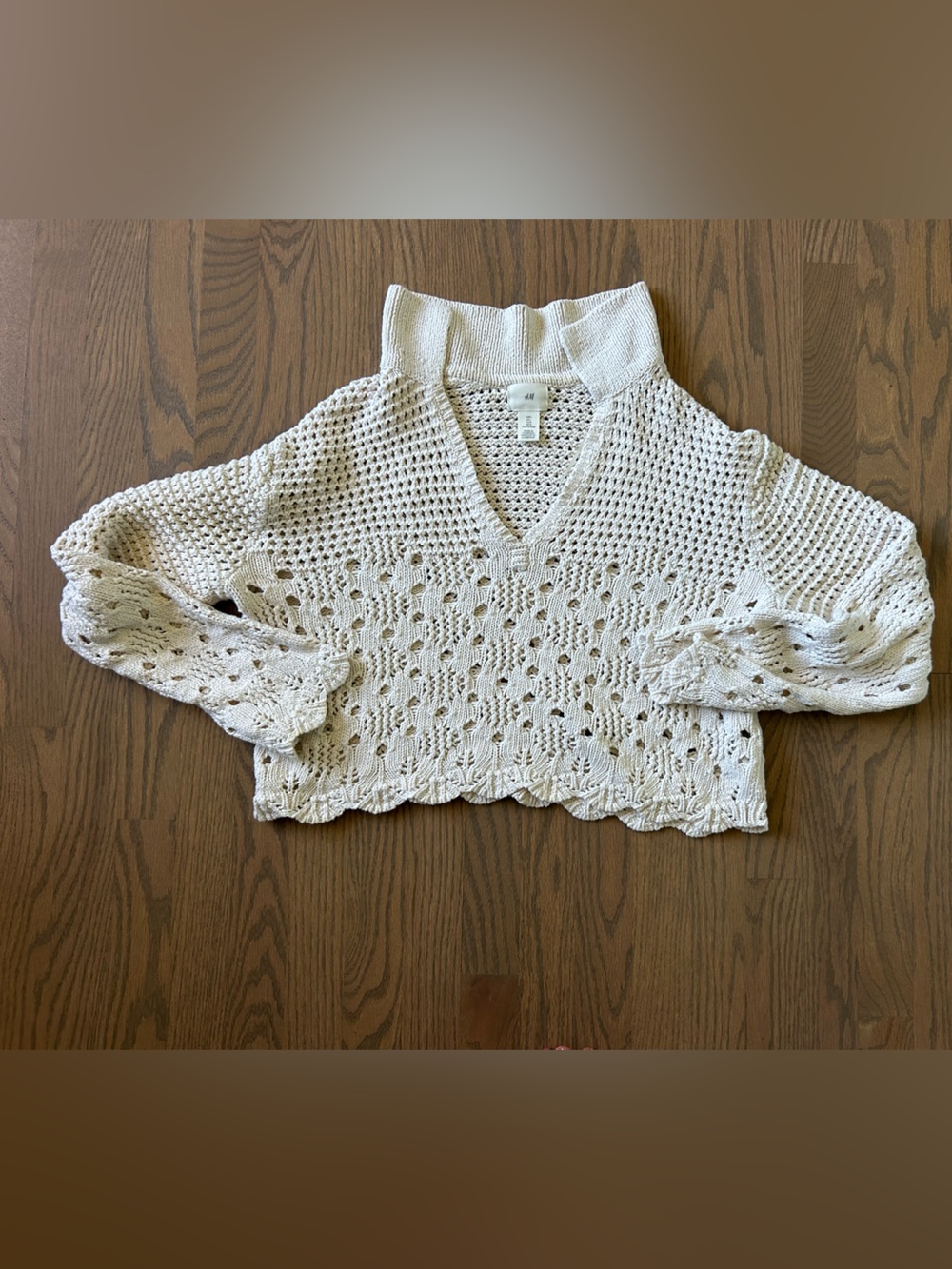 H&M Crochet V Neck Sweater size Large Cream